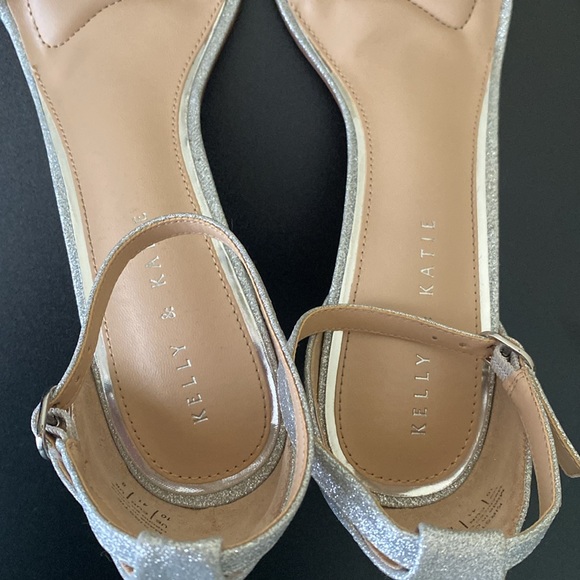 Kellie and Katie silver glittery sandals ankle strap rhinestone size 10 - Picture 6 of 8